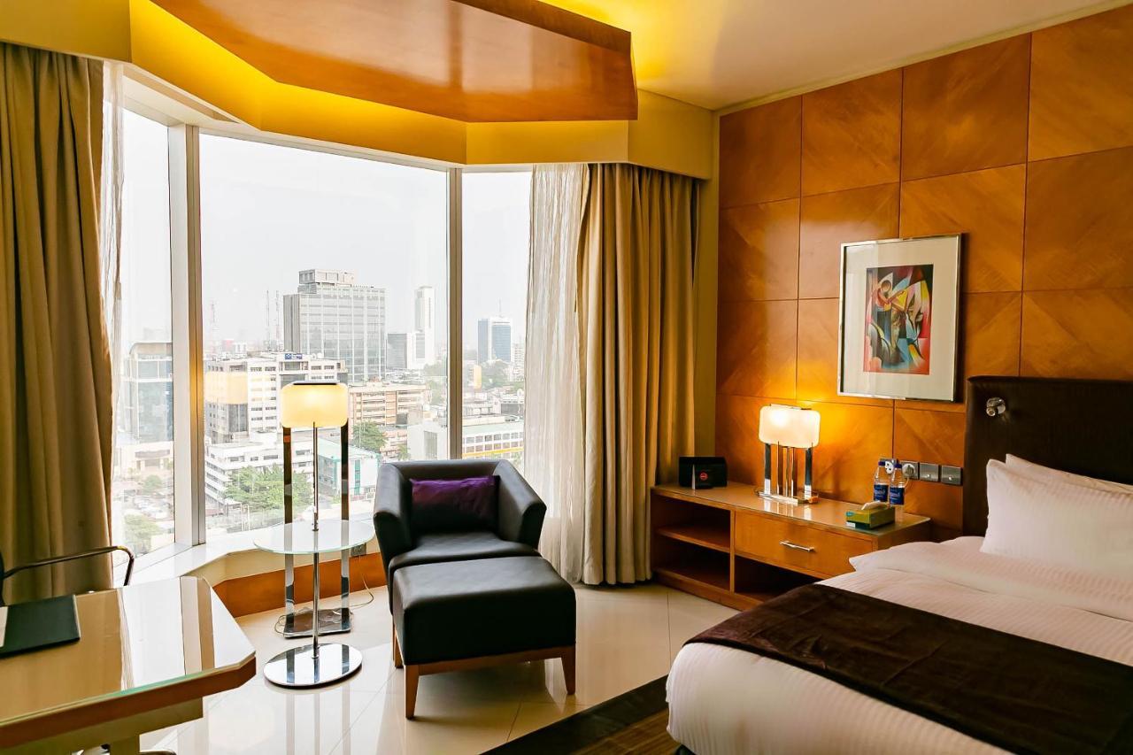 Lagos Continental Hotel Exteriér fotografie A room at the hotel