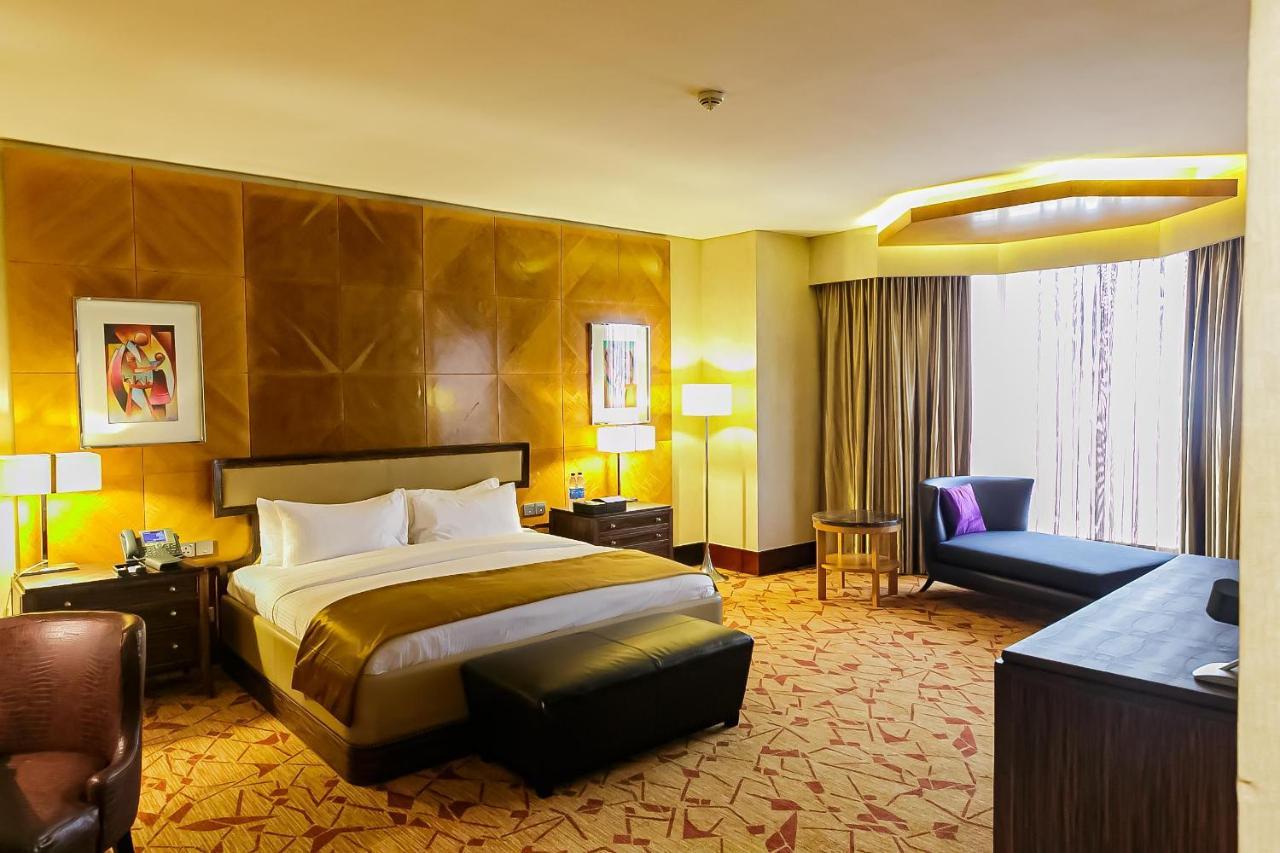 Lagos Continental Hotel Exteriér fotografie A suite at the hotel