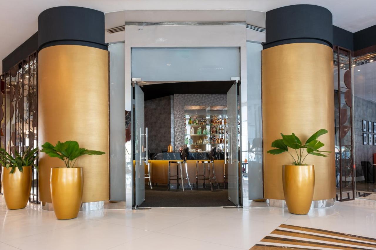 Lagos Continental Hotel Exteriér fotografie The lobby of the hotel