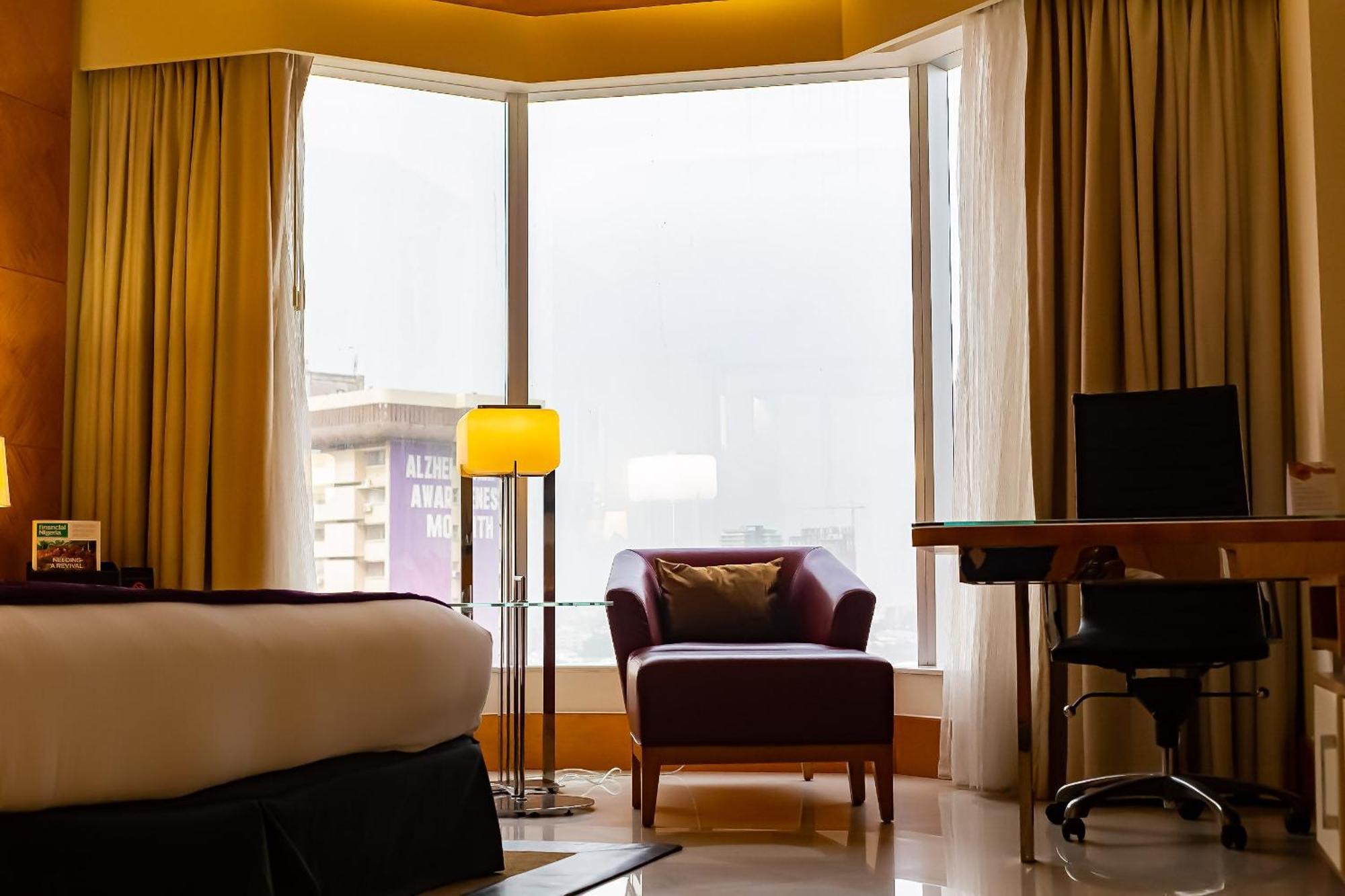 Lagos Continental Hotel Exteriér fotografie A room at the hotel