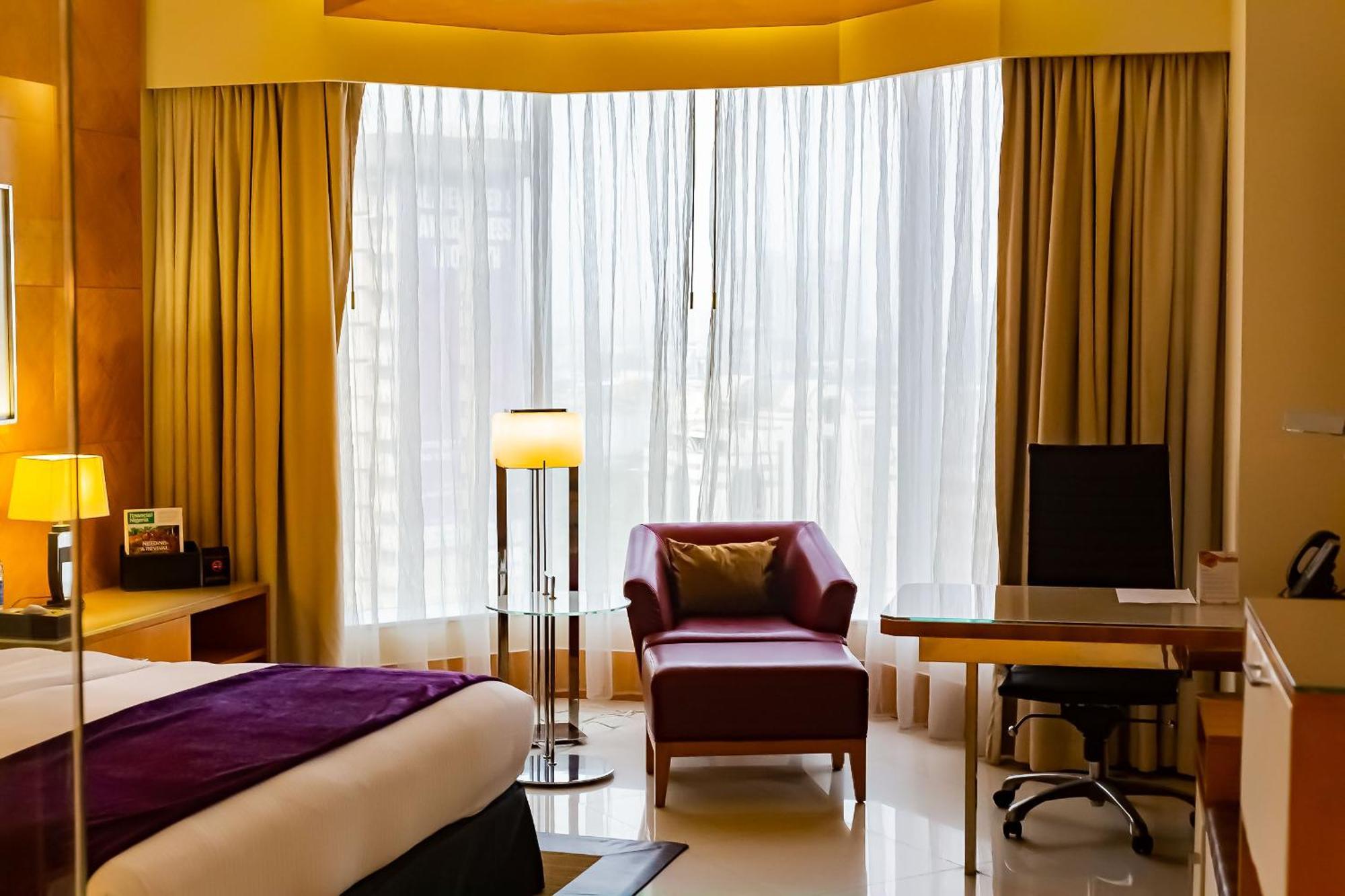 Lagos Continental Hotel Exteriér fotografie A room at the hotel