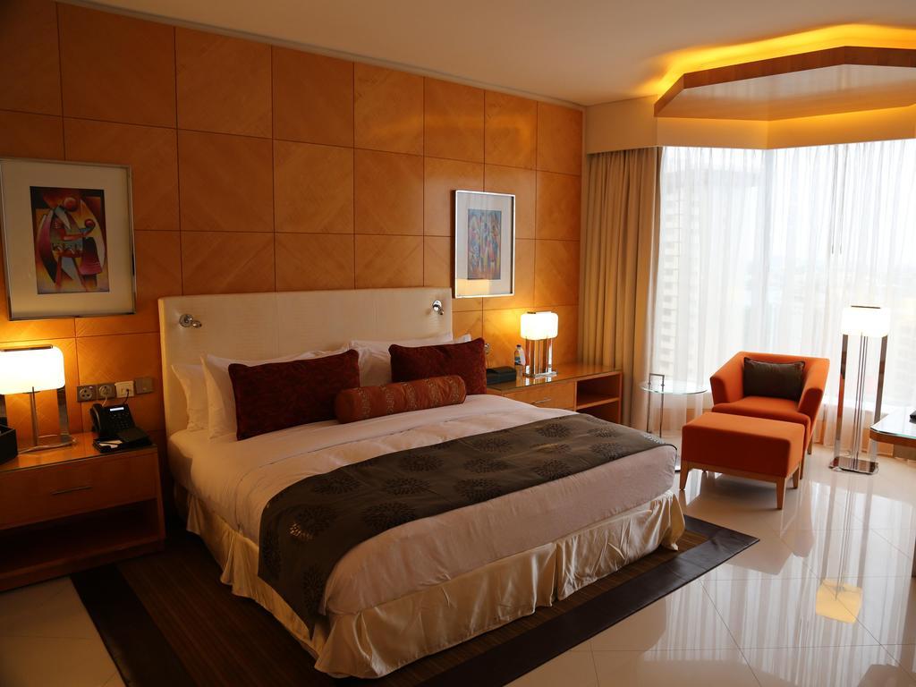 Lagos Continental Hotel Exteriér fotografie A bedroom at the hotel