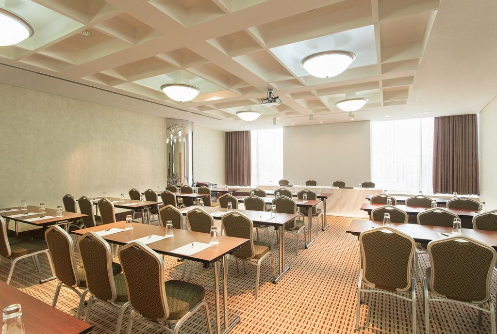 Lagos Continental Hotel Exteriér fotografie Meeting room