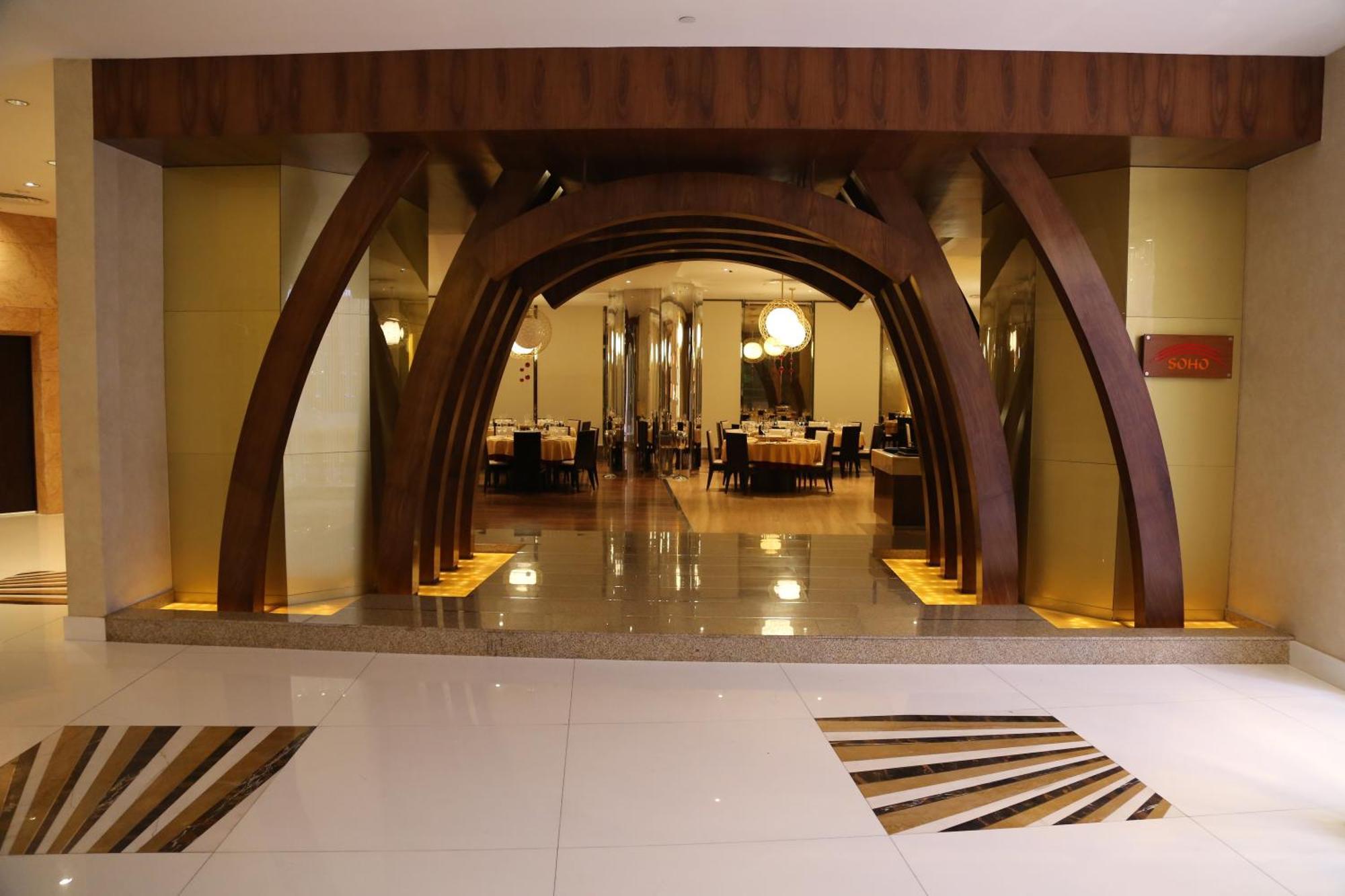 Lagos Continental Hotel Exteriér fotografie The interior of the hotel