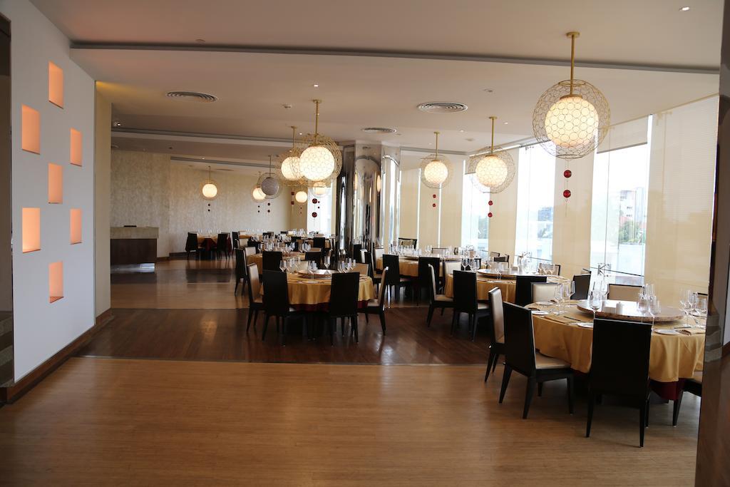 Lagos Continental Hotel Exteriér fotografie The restaurant